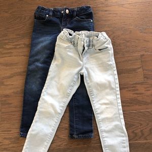 Pair of two Girls skinny jeans size 5 👖